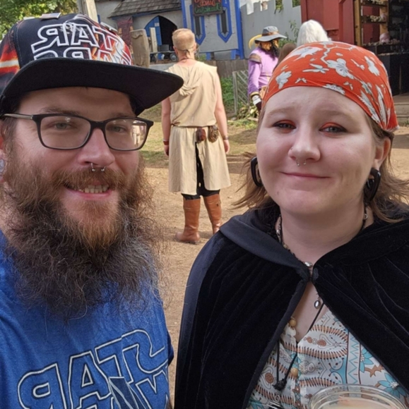 Meet your Posher, Christina - Picture 1 of 1